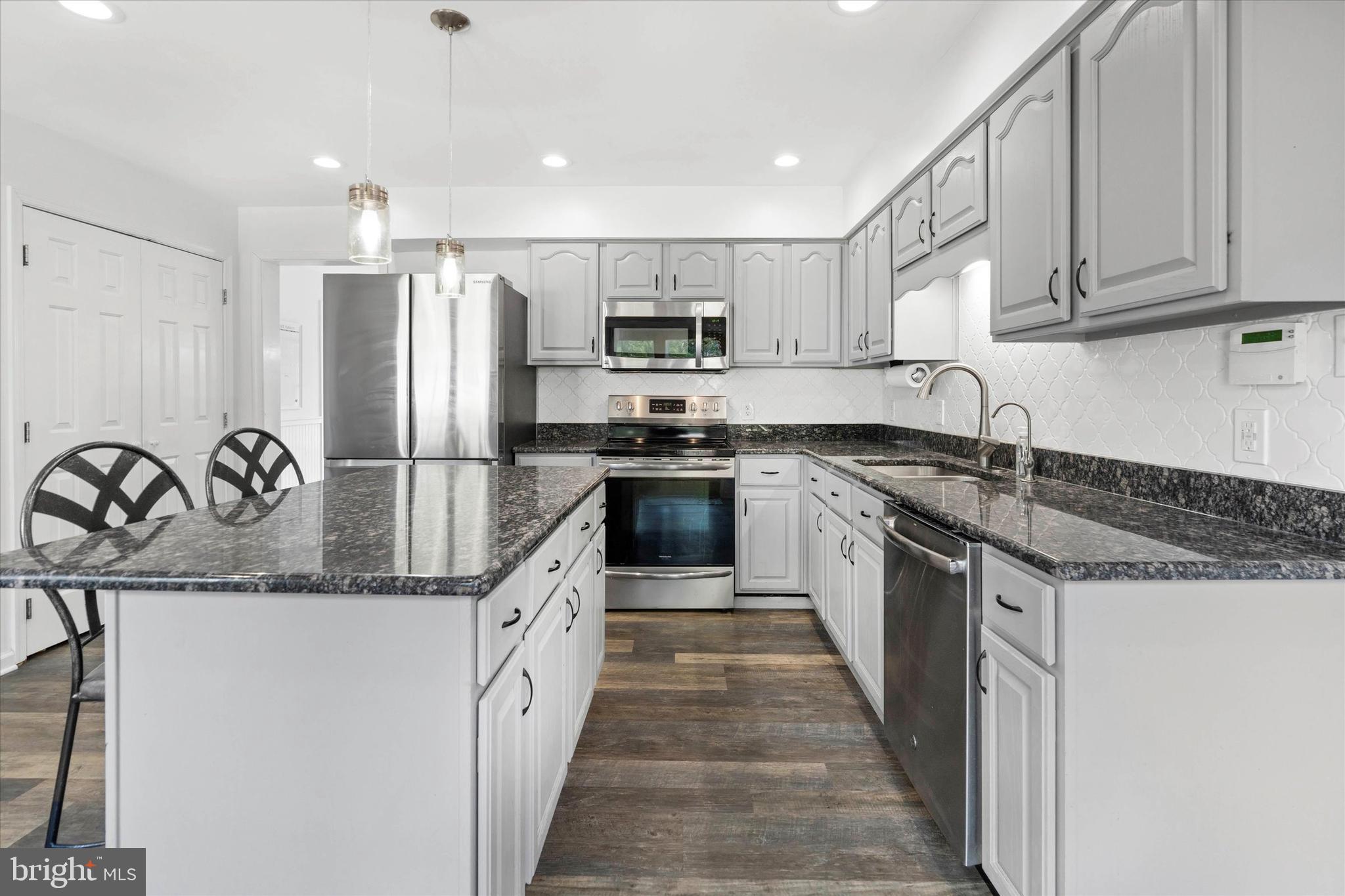 CHIPPENDALE - Residential