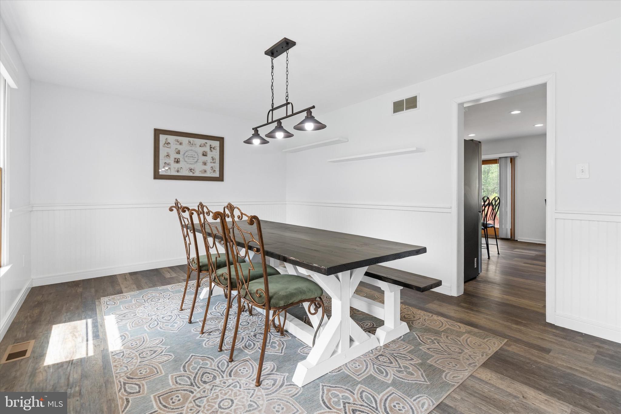 CHIPPENDALE - Residential