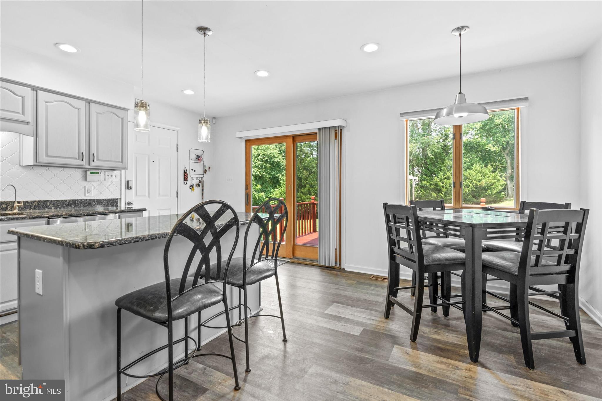 CHIPPENDALE - Residential