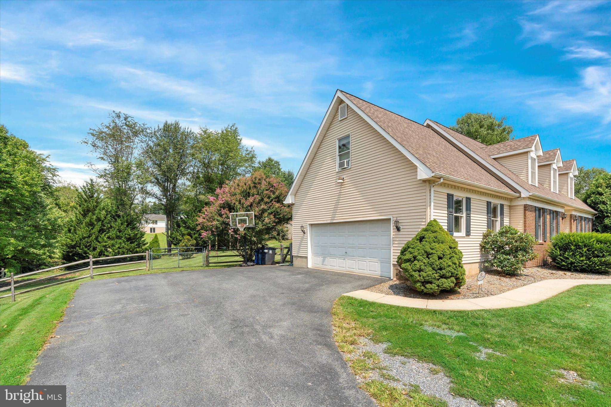 CHIPPENDALE - Residential