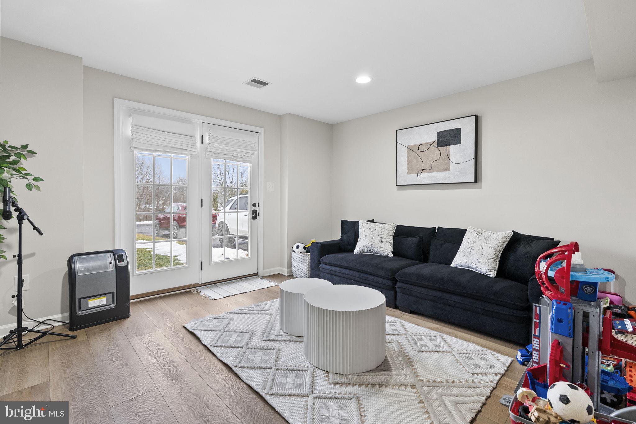 WASHINGTON SQUARE - Residential