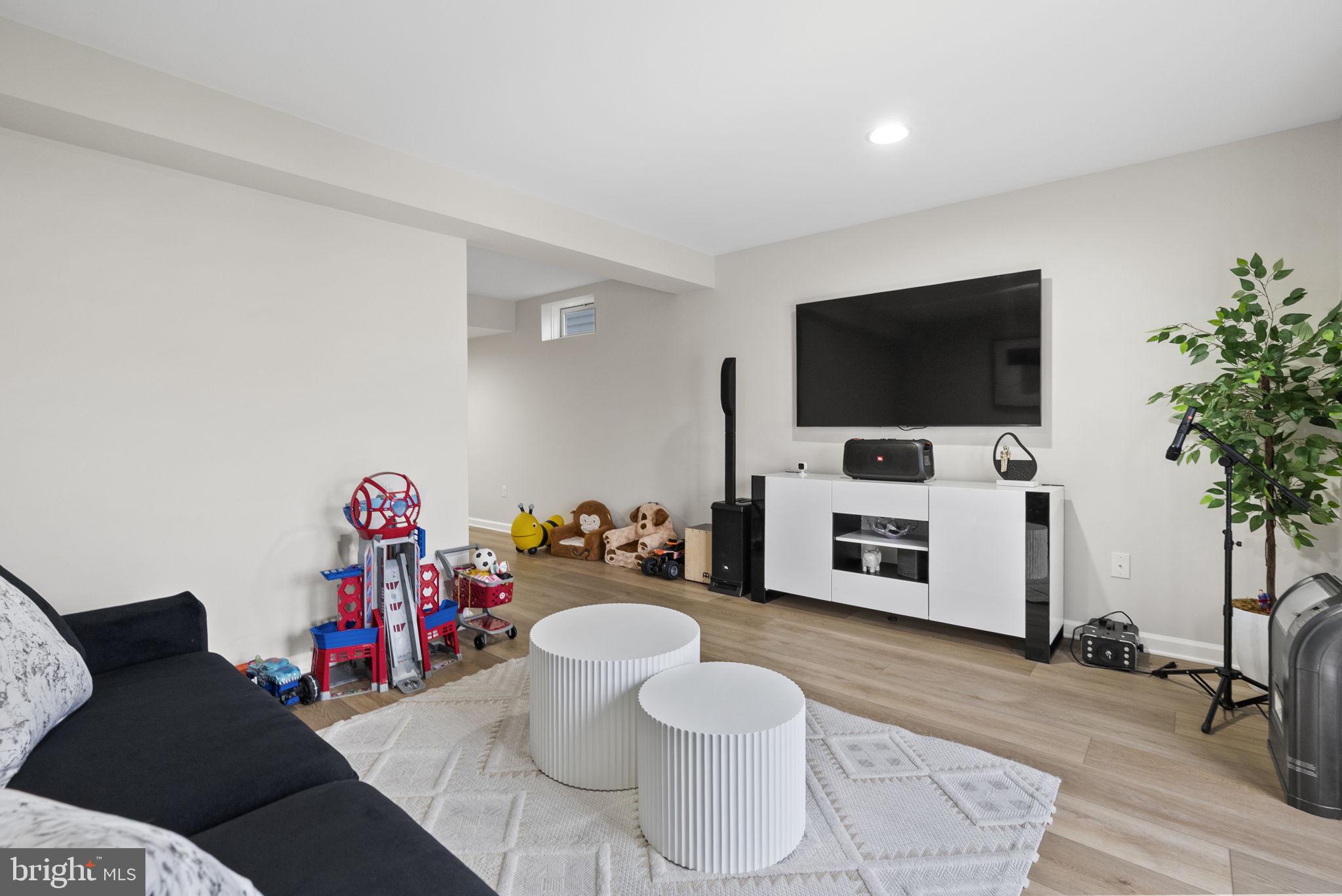 WASHINGTON SQUARE - Residential