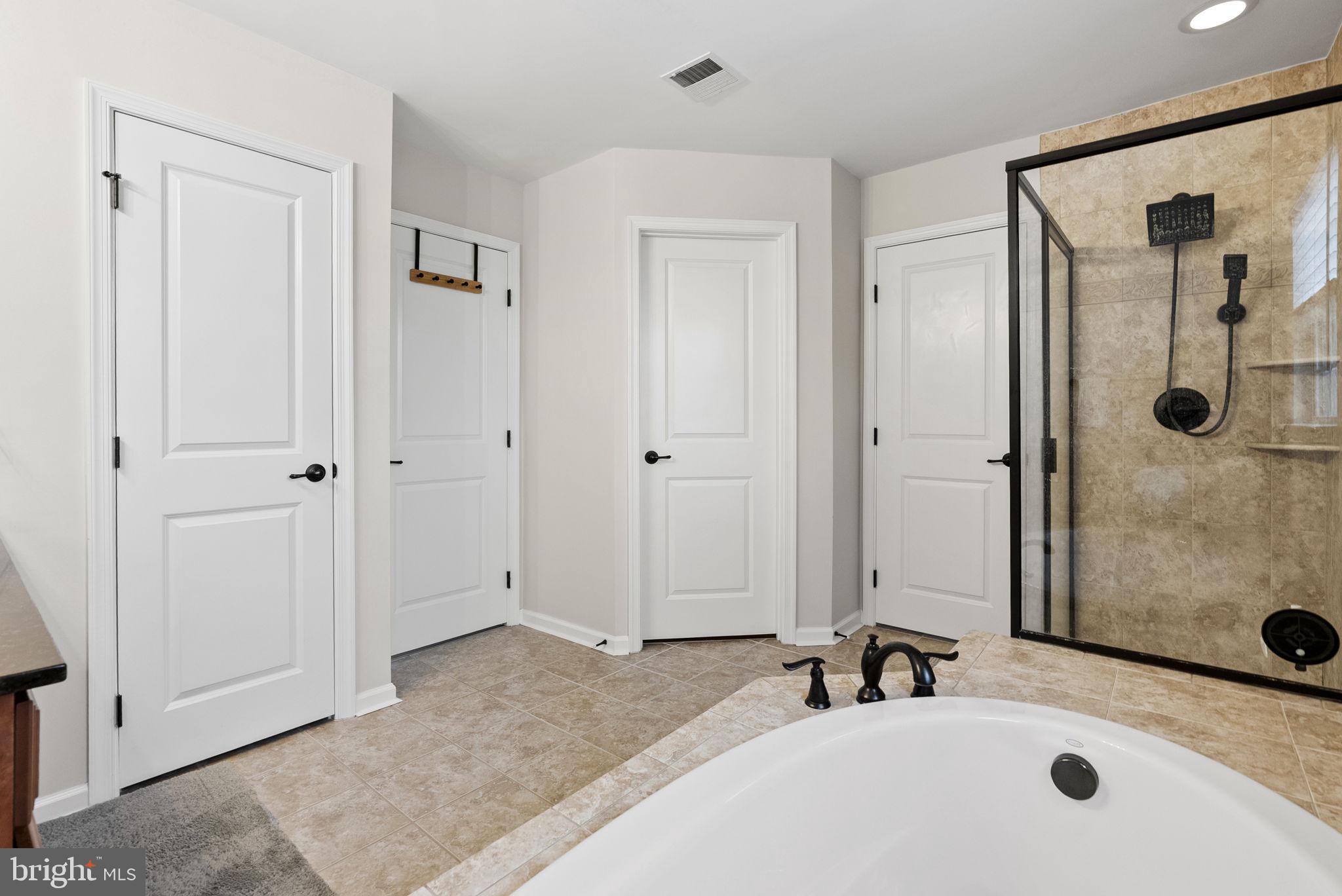 WASHINGTON SQUARE - Residential