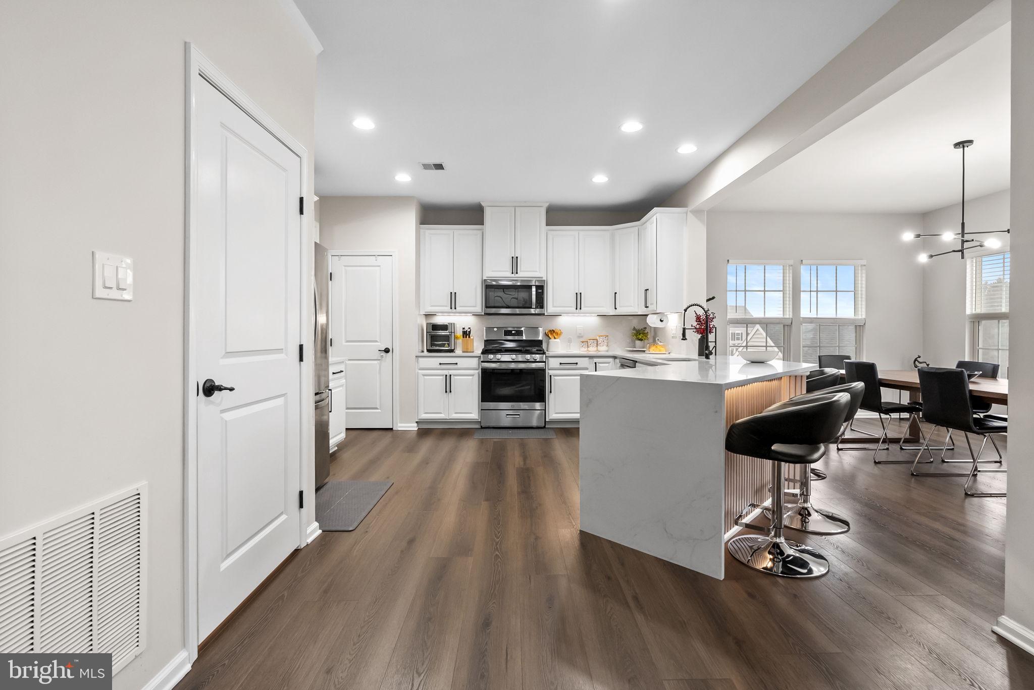 WASHINGTON SQUARE - Residential