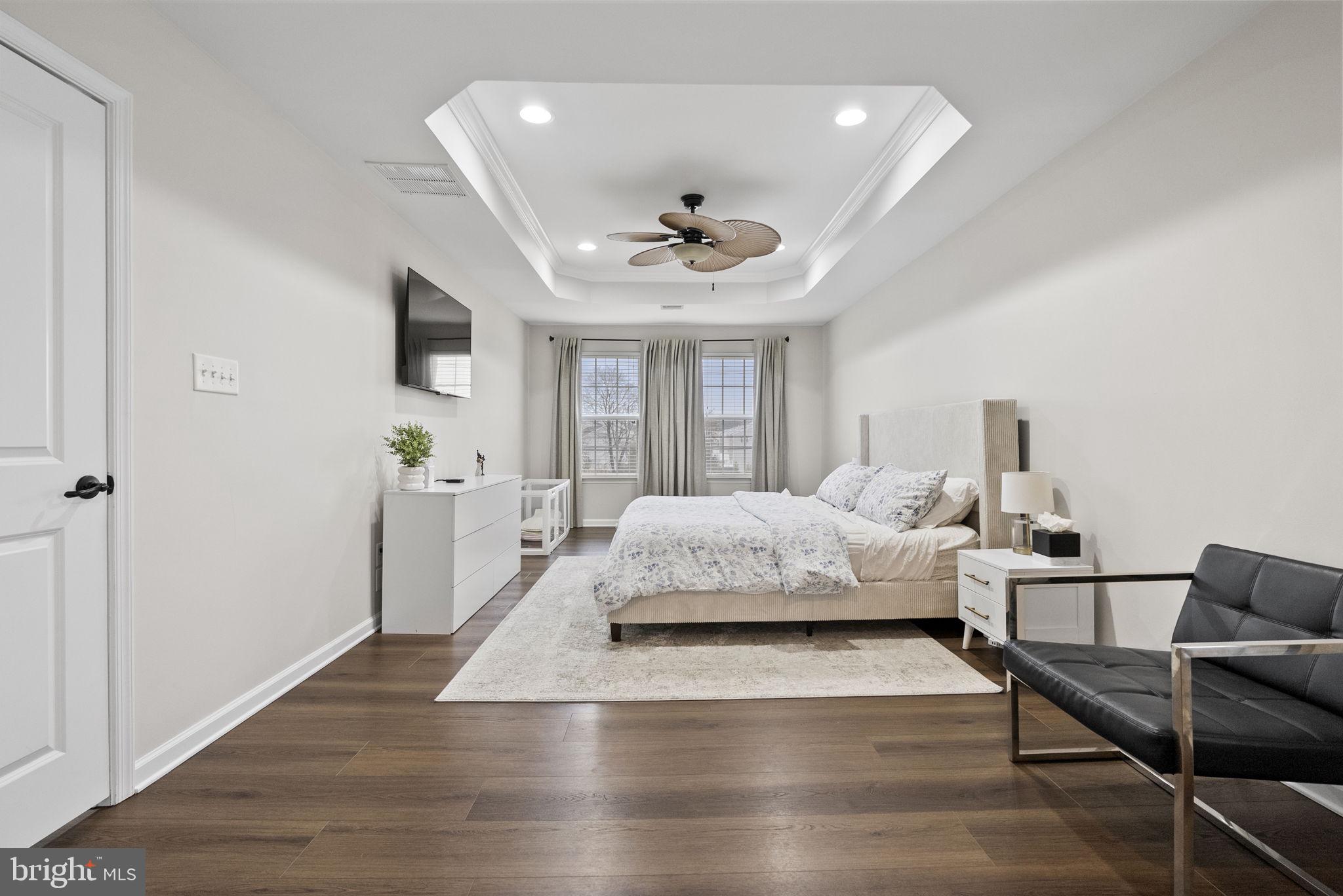 WASHINGTON SQUARE - Residential