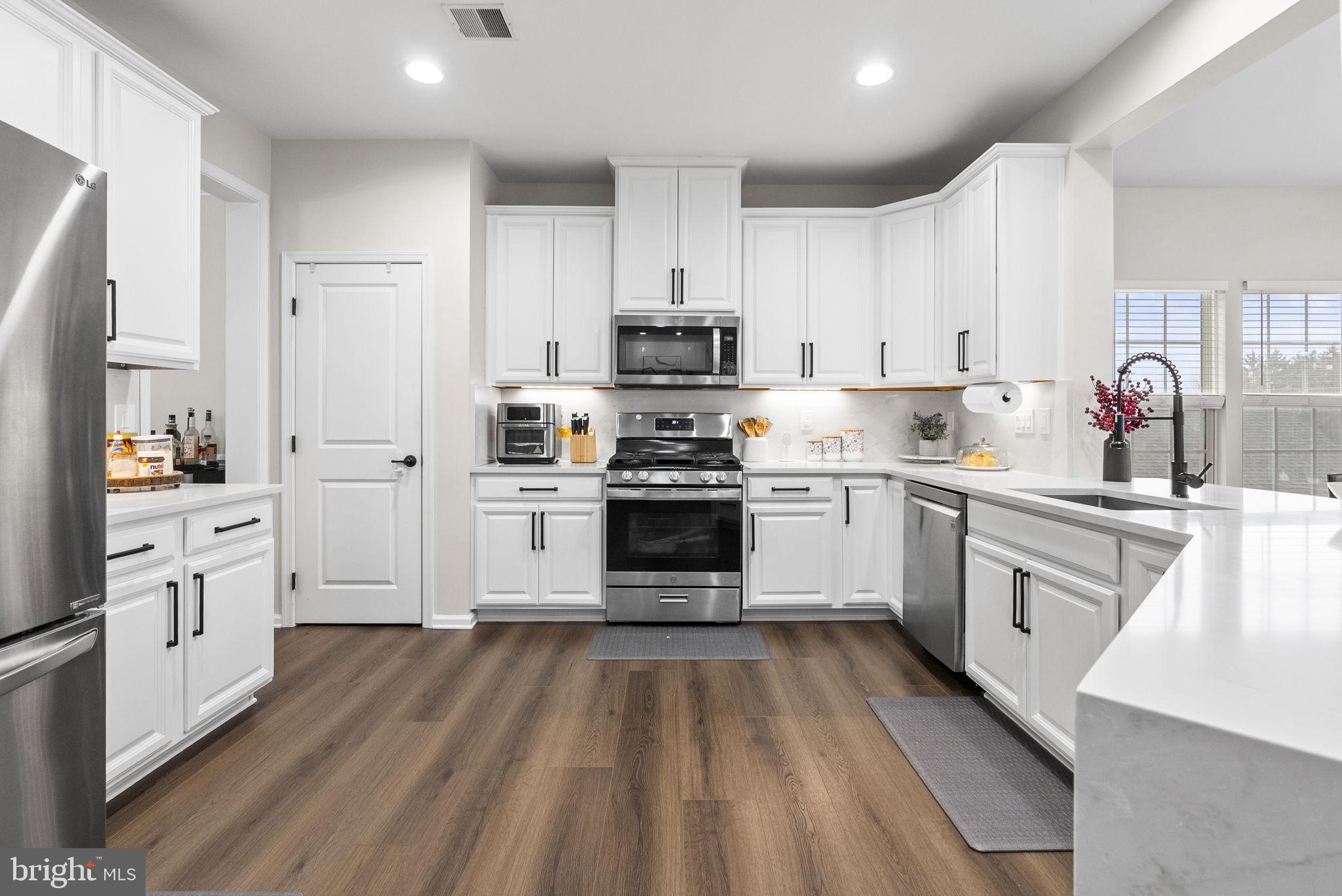 WASHINGTON SQUARE - Residential