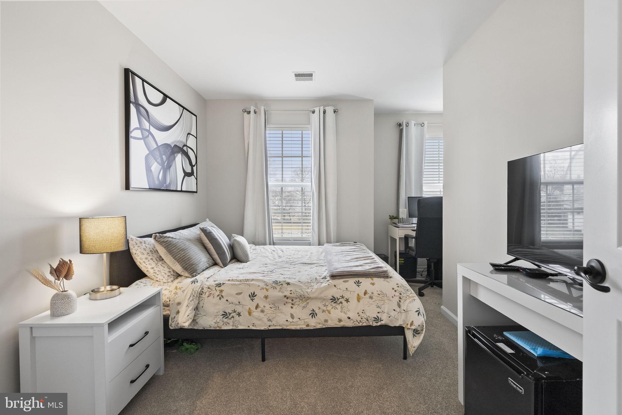 WASHINGTON SQUARE - Residential