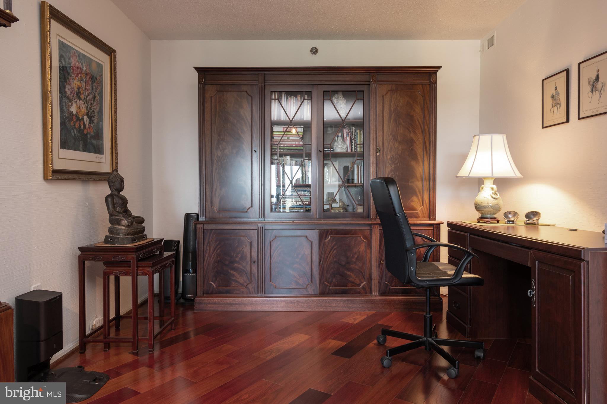 FAIRWAYS SOUTH - Residential