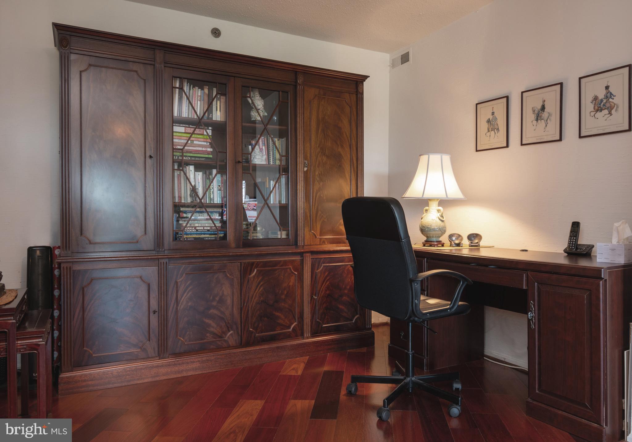 FAIRWAYS SOUTH - Residential