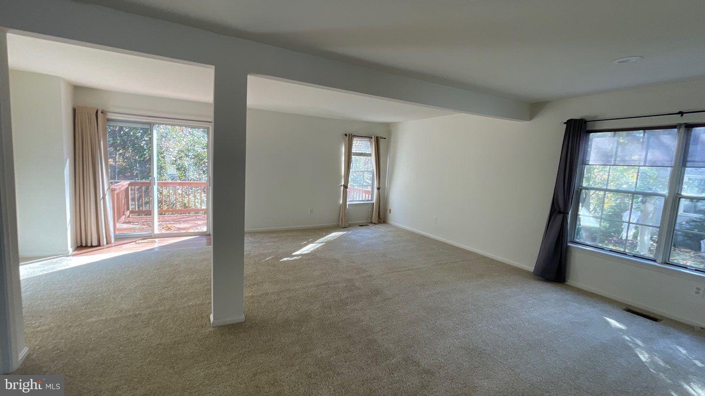 CLARY'S FOREST - Residential Lease