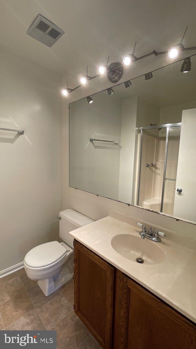 CLARY'S FOREST - Residential Lease