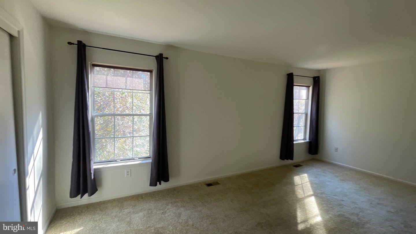 CLARY'S FOREST - Residential Lease