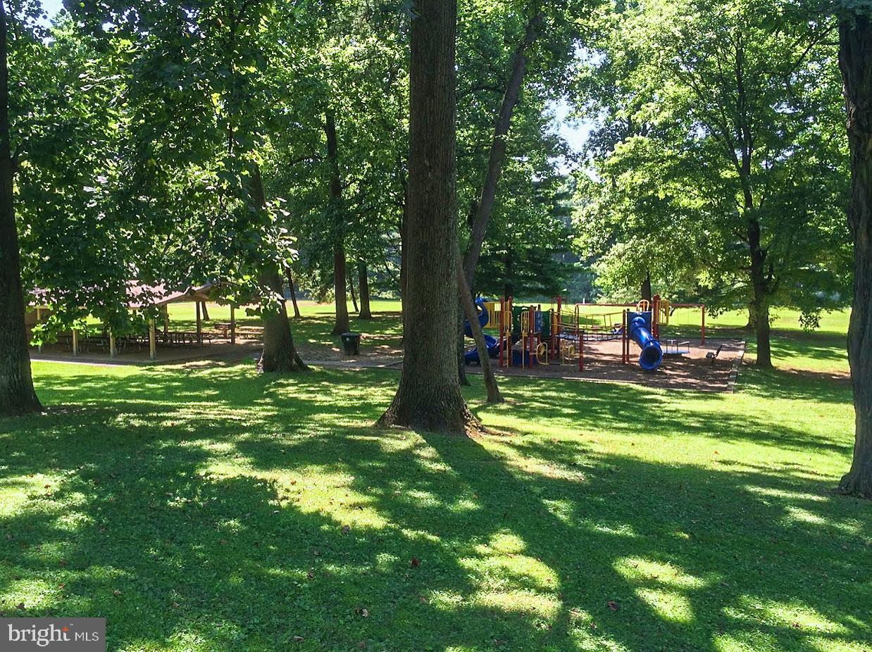 STRATTON WOODS - Residential