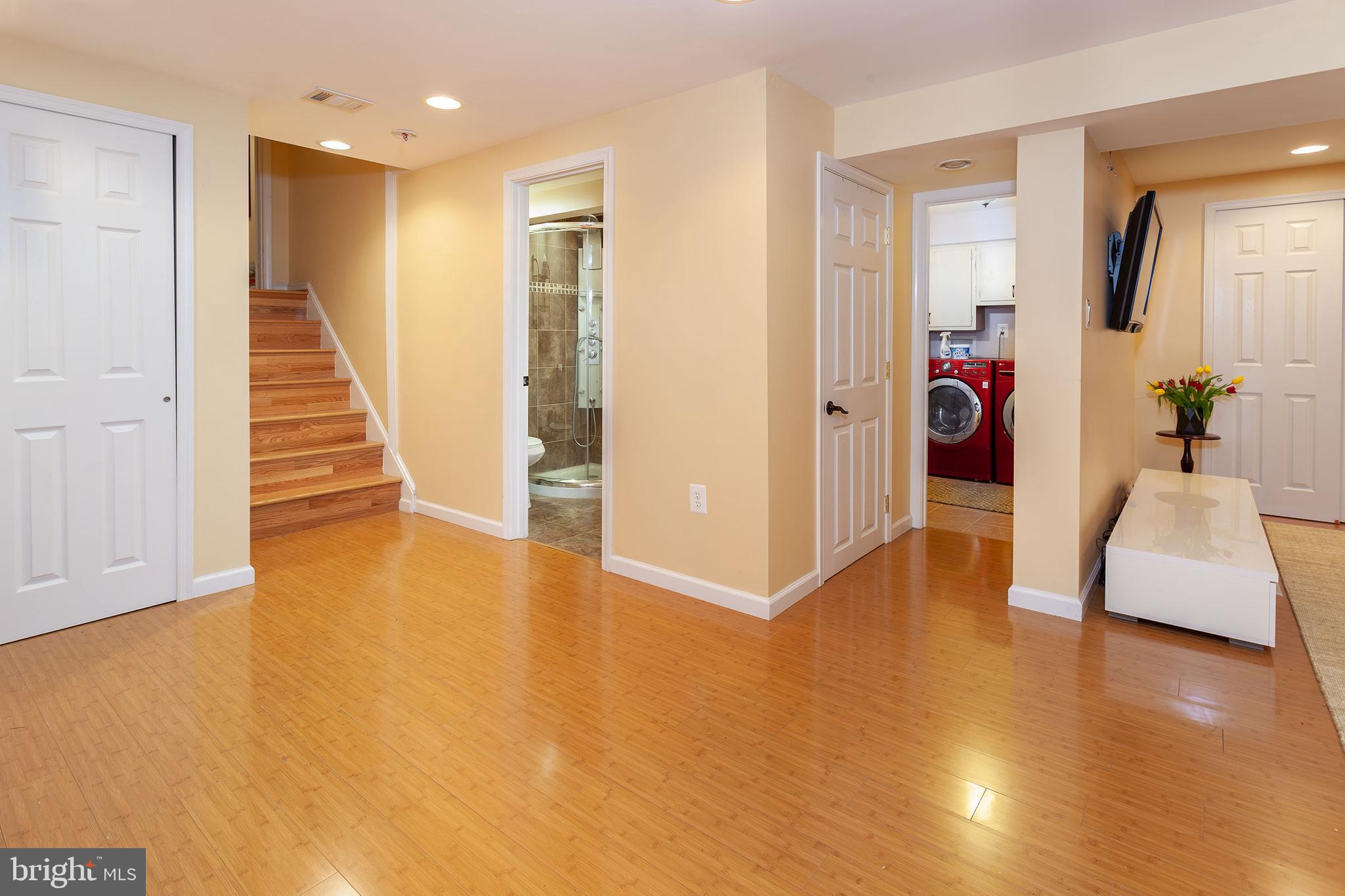 STRATTON WOODS - Residential