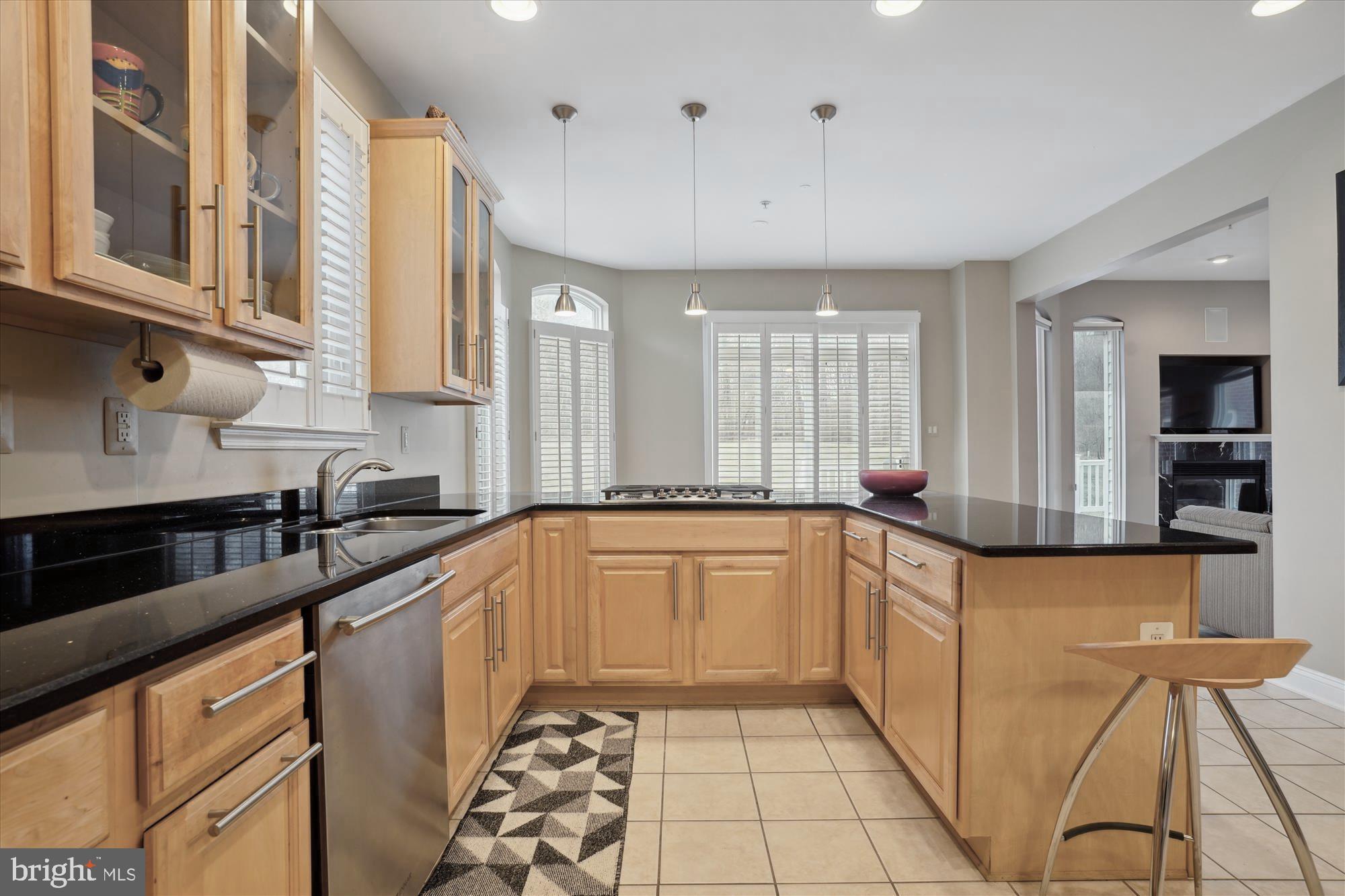 QUEEN ANNE - Residential