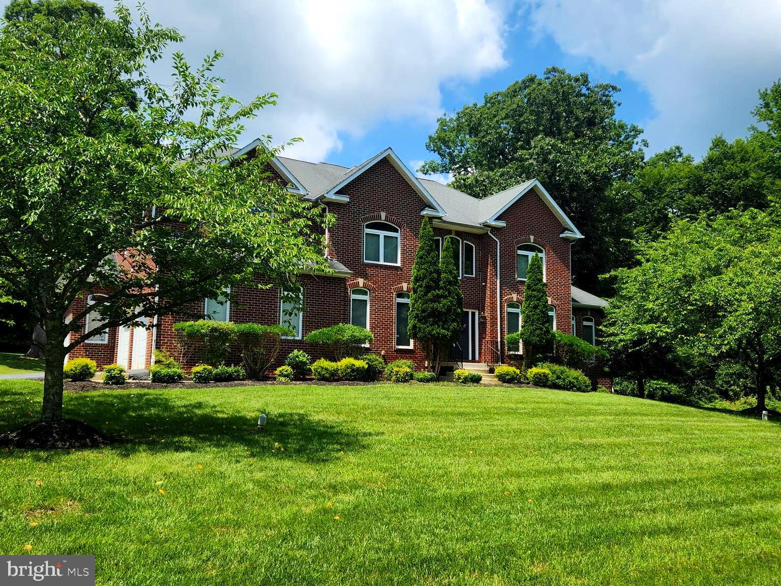 QUEEN ANNE - Residential