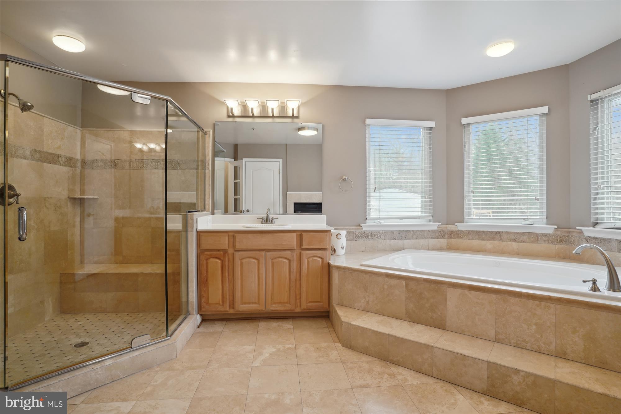 QUEEN ANNE - Residential