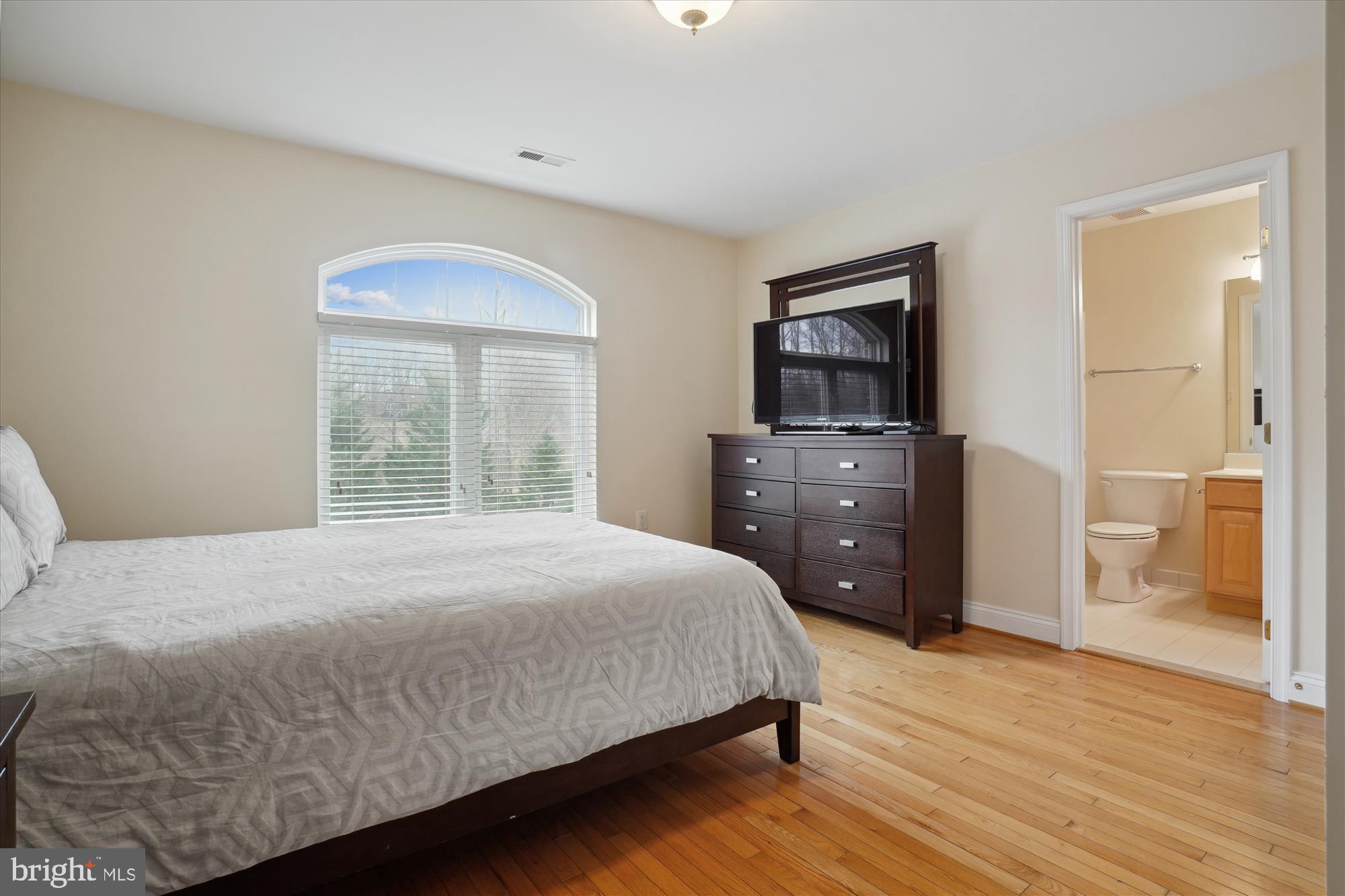 QUEEN ANNE - Residential