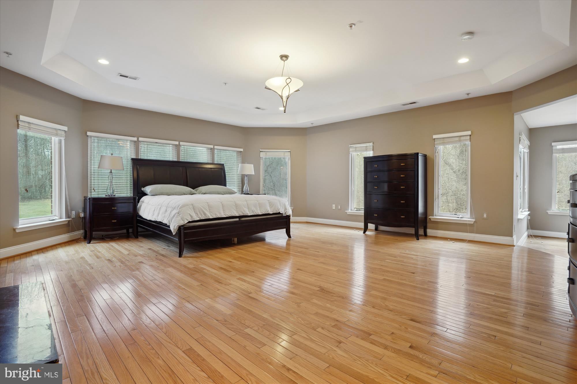 QUEEN ANNE - Residential