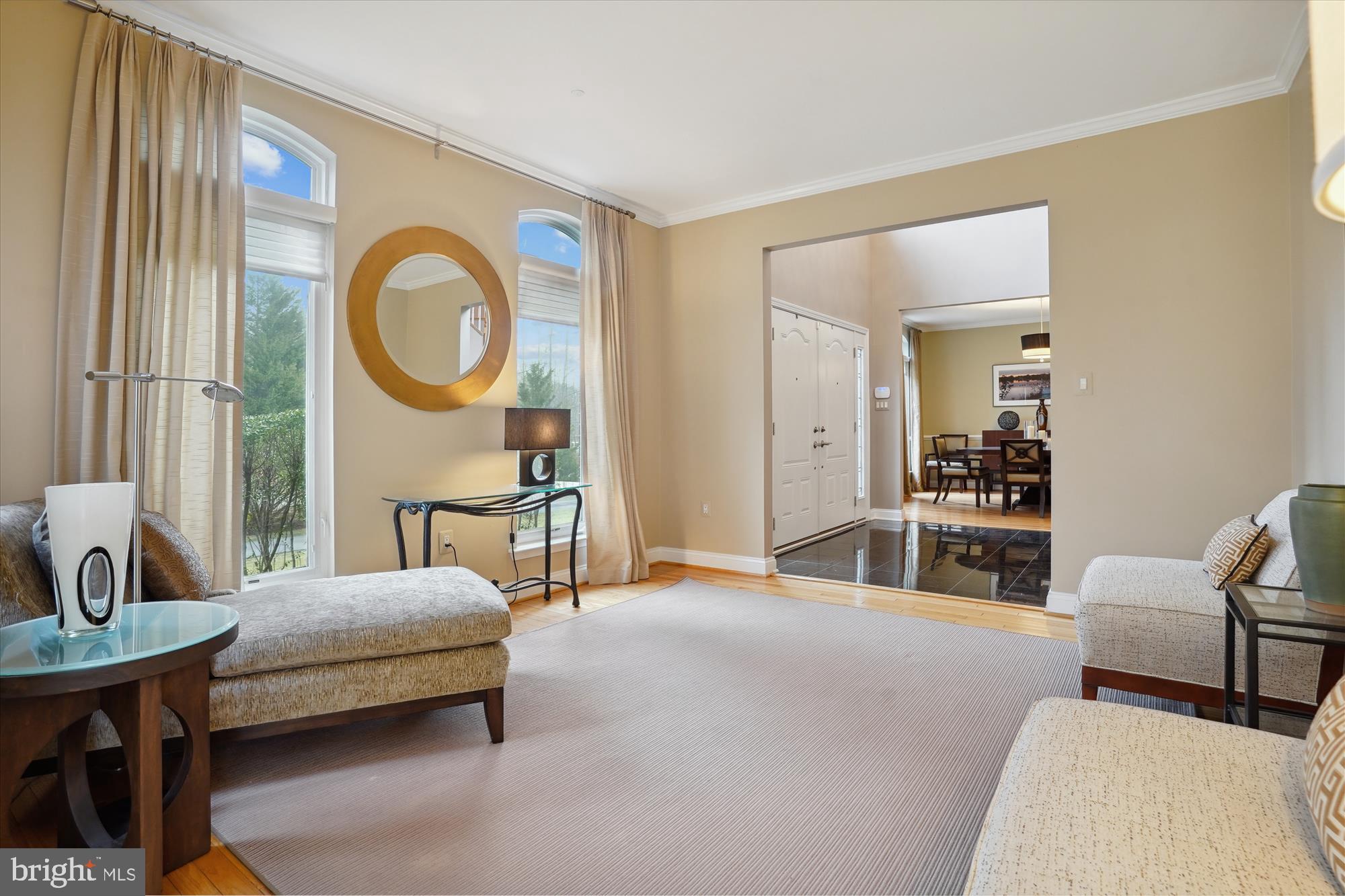 QUEEN ANNE - Residential