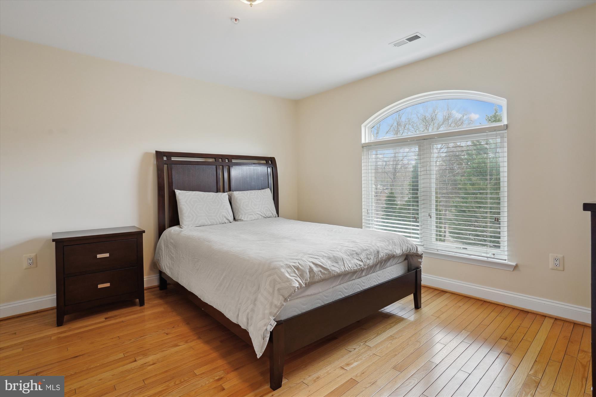 QUEEN ANNE - Residential