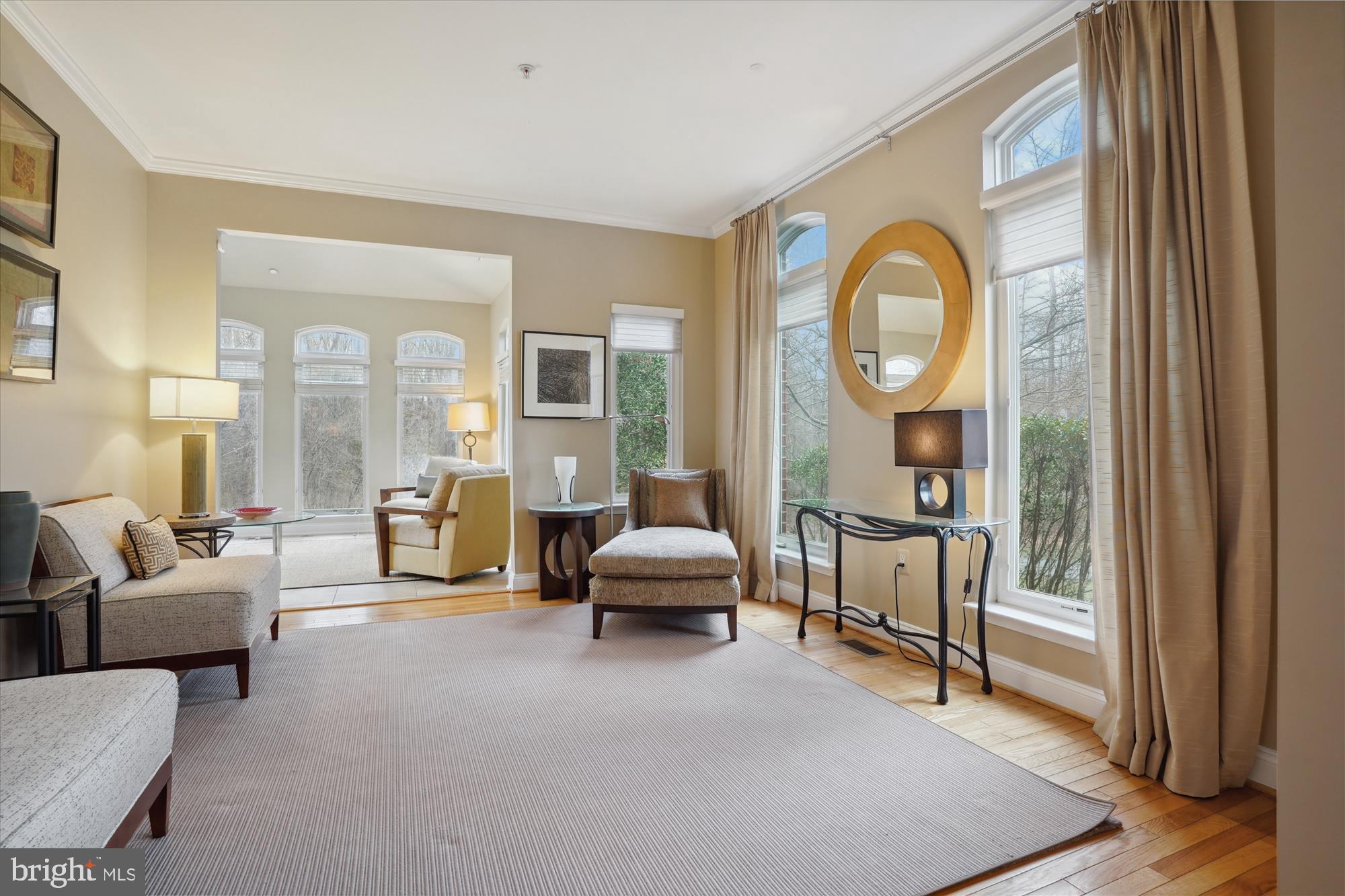 QUEEN ANNE - Residential