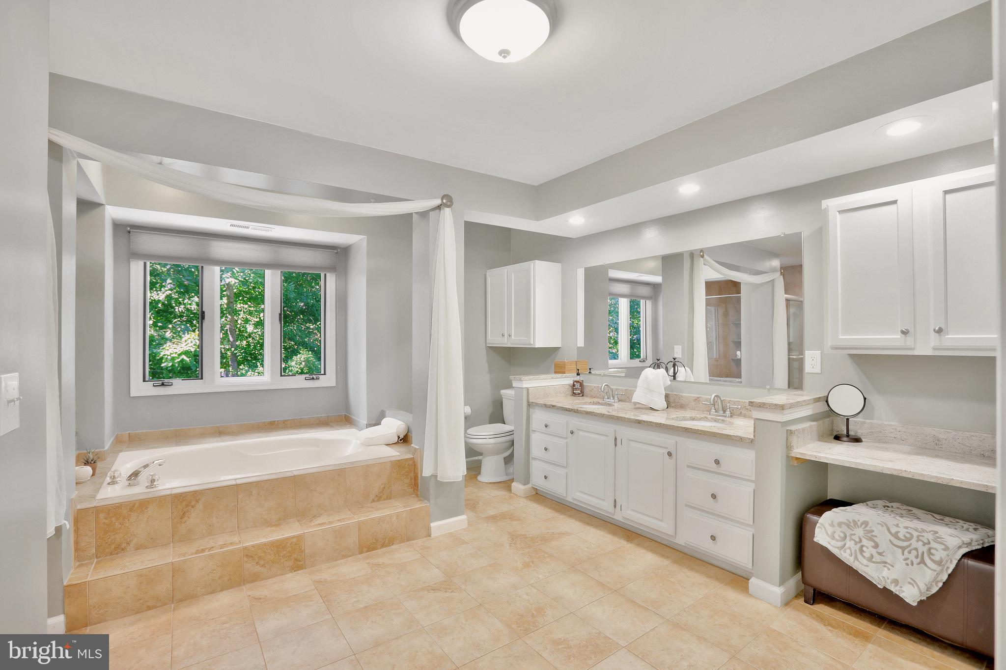 CASCADES/LOWES - Residential