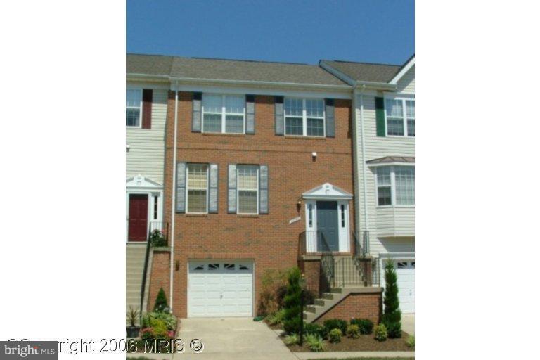 FARMWELL HUNT - Residential Lease