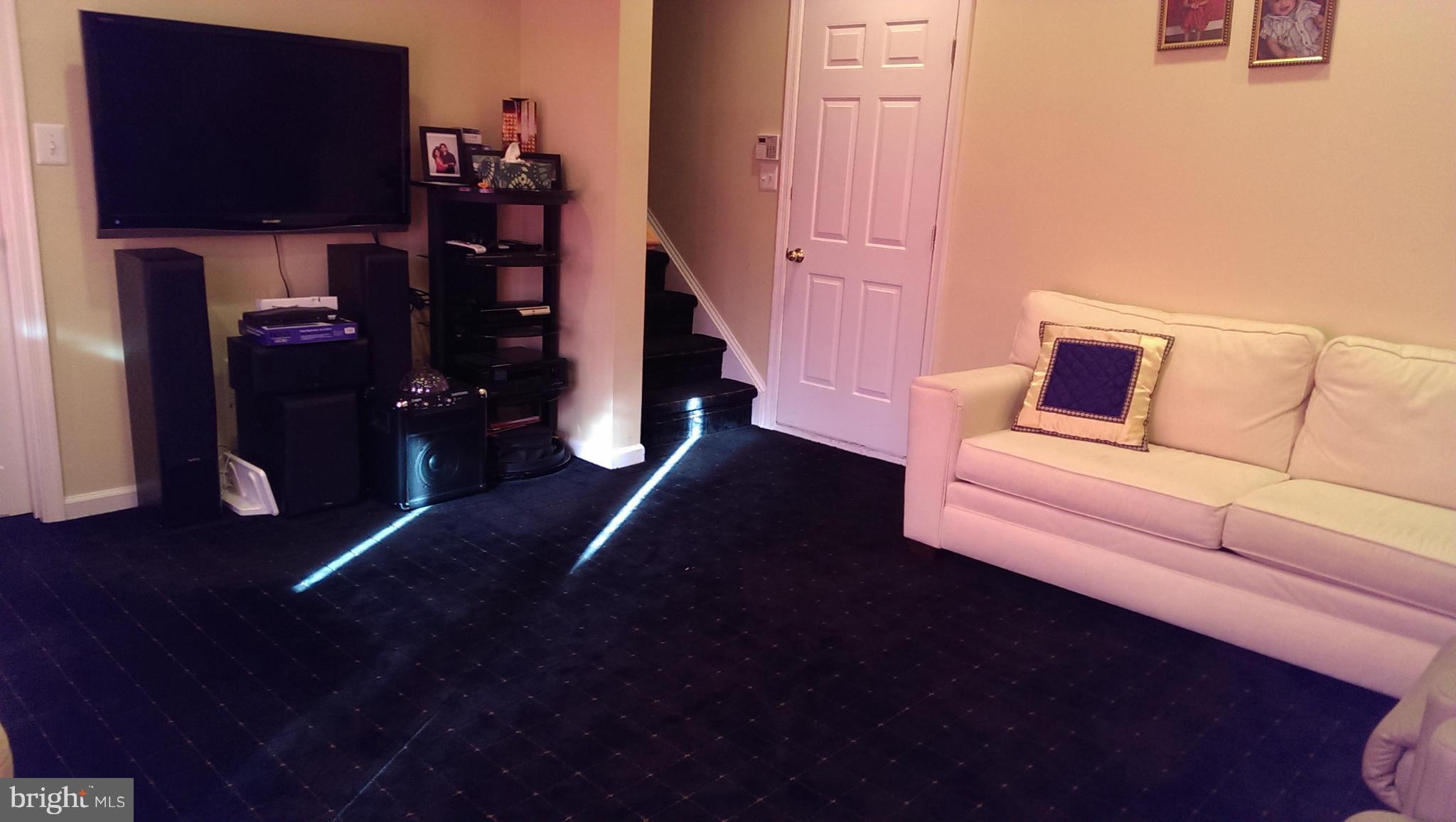 FARMWELL HUNT - Residential Lease