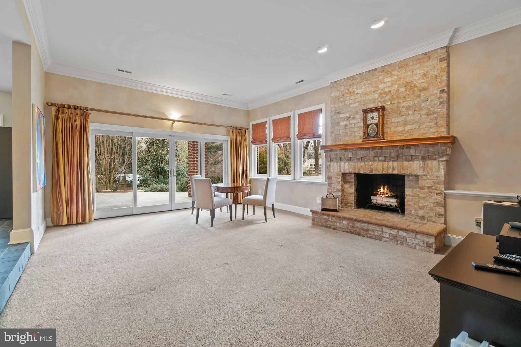 SPRING VALLEY - Residential