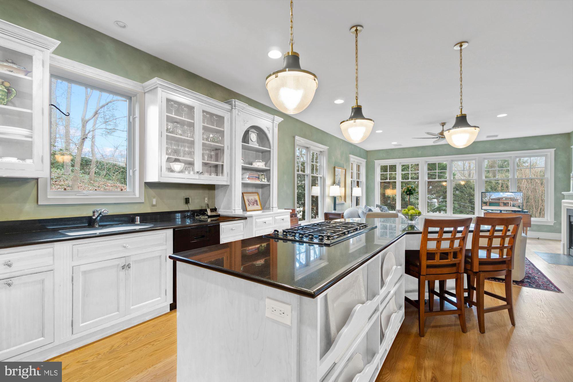 SPRING VALLEY - Residential