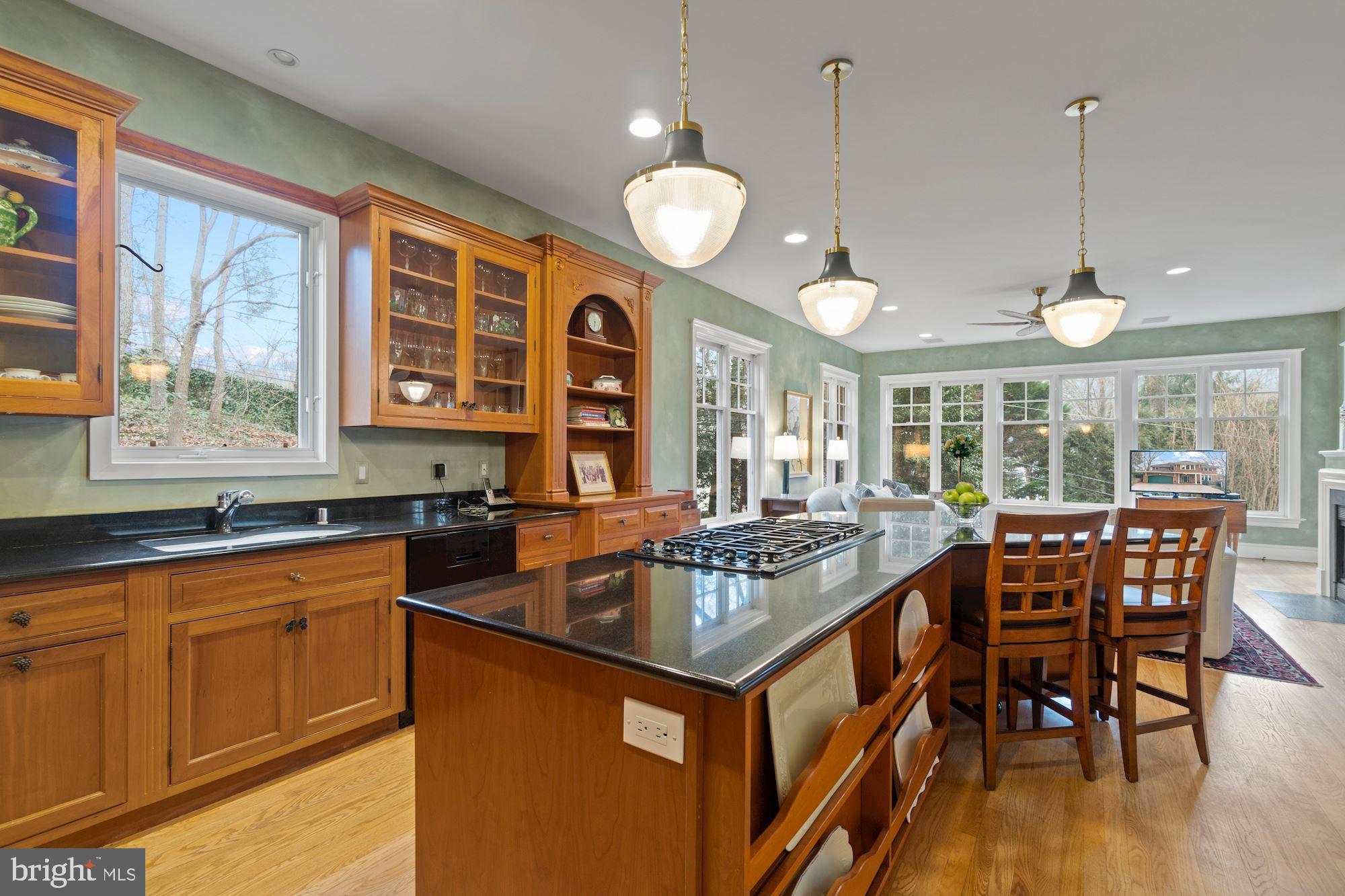 SPRING VALLEY - Residential