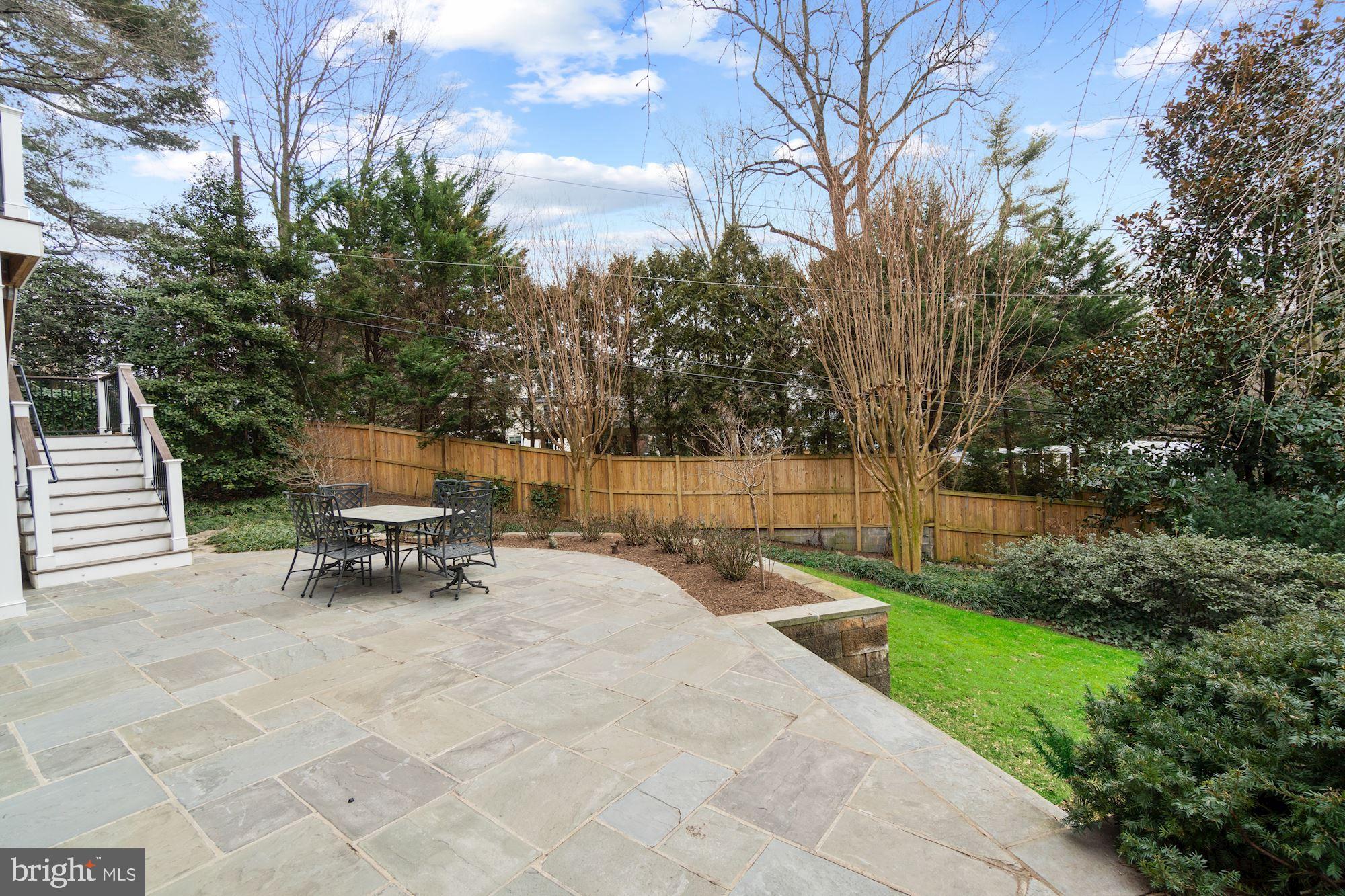 SPRING VALLEY - Residential