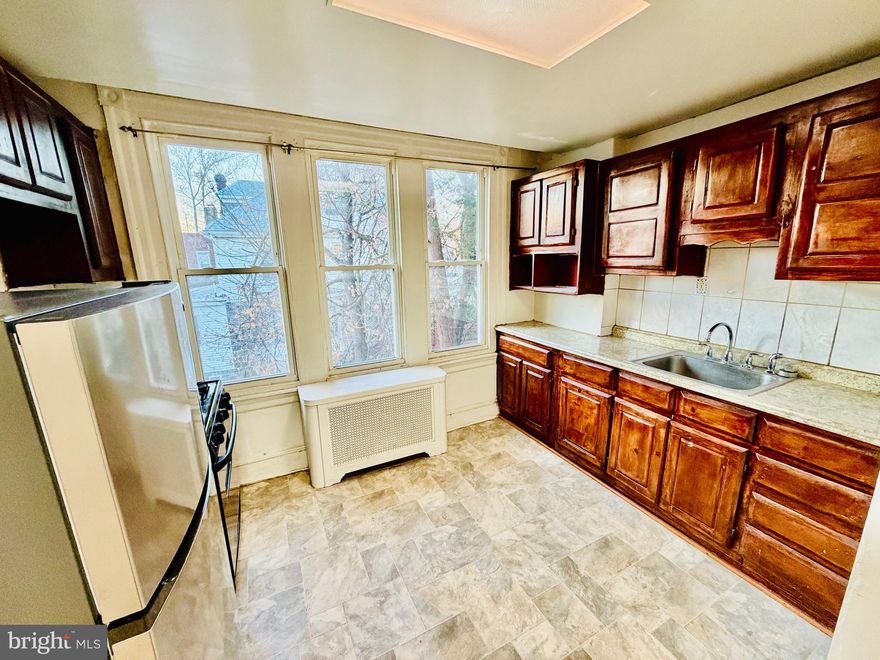 Investment Opportunity: Multifamily Tri-Plex!
Immediate Cash Flow Potential! All units are vacant.
This property offers a compelling opportunity for rental income, with projections exceeding $3,000 per month and an estimated cap rate of over 10%. The property is being sold as-is at a competitive price. You can choose to live in one unit while renting out the others, or enhance your portfolio by renting all three! This property is priced to sell quickly.
Property Details: The tri-plex comprises three distinct units:
First Floor Unit: Features spacious living quarters, a full kitchen, two bedrooms, and one bathroom.
Second Floor Unit: Boasts updated flooring and bathroom, along with a generous floor plan including a full kitchen, two bedrooms, and a complete bathroom.
Third Floor Unit: Offers one bedroom, one full bathroom, and an eat-in kitchen.
Key Features:
Located in a highly desirable neighborhood, this property presents perfect affordability.
The property includes a large front patio and a basement with convenient access doors for easy maintenance of the heating, electrical, fire alarm controls and plumbing systems.
Equipped with a comprehensive fire alarm system, the building also comes with a “lead safe” approved and passed certificate.