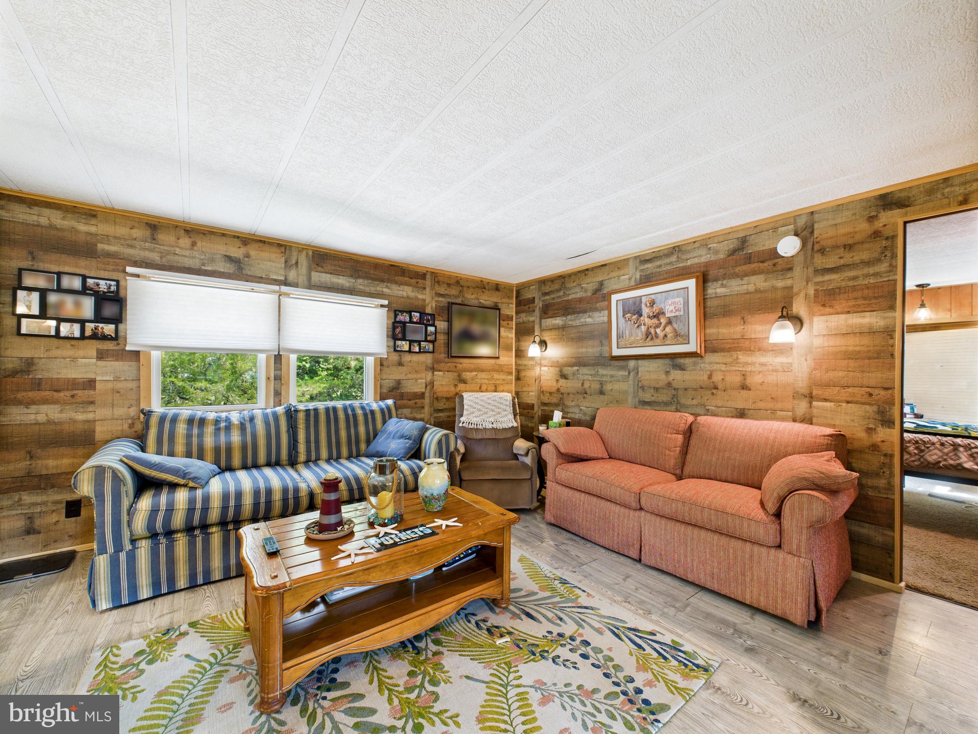 26141 HOLLYBERRY