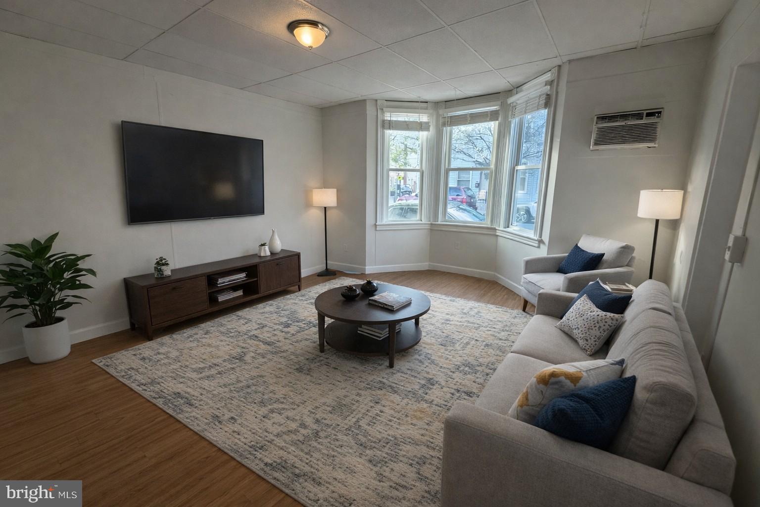 COLLEGE HILL - Commercial Sale