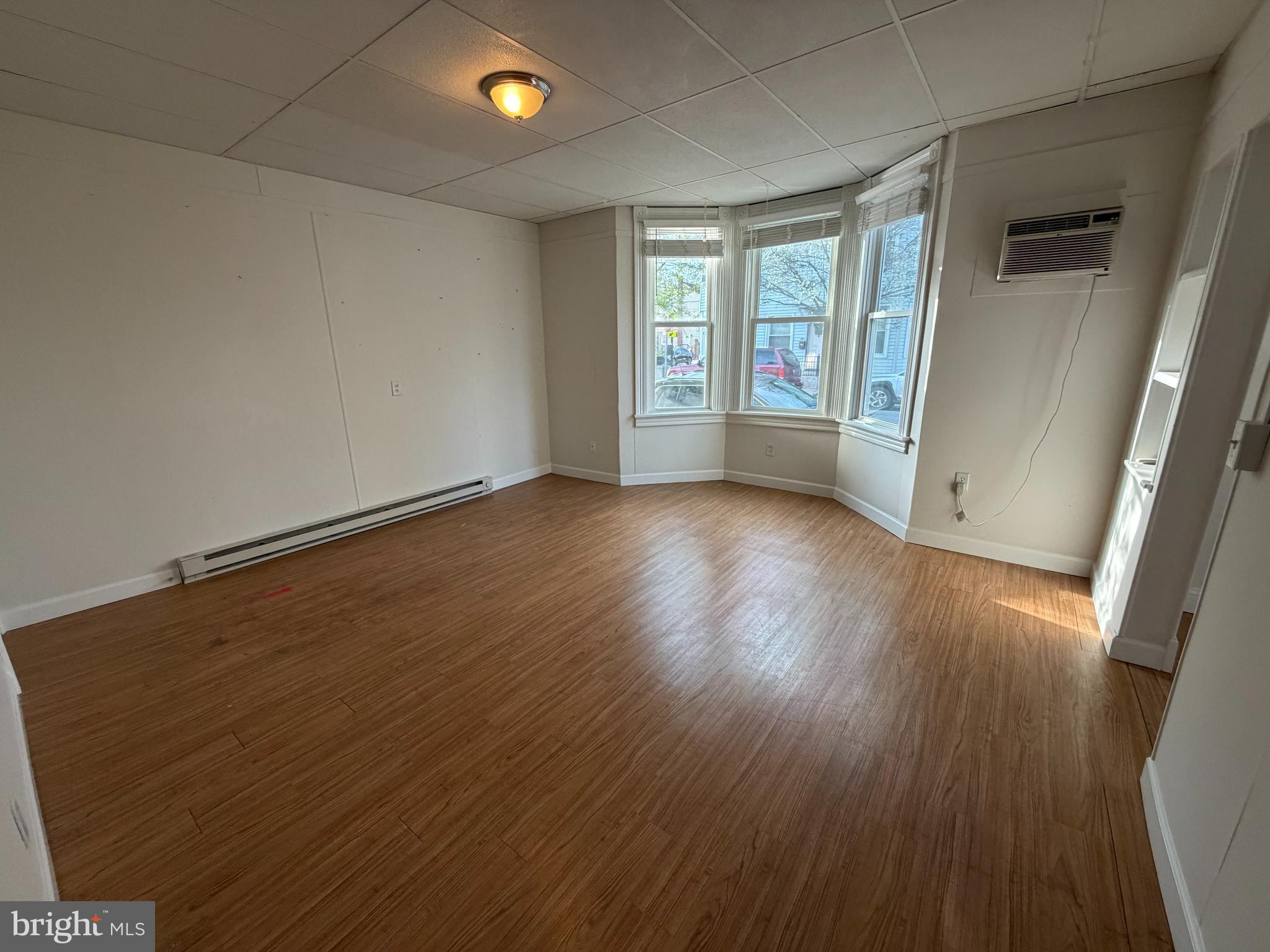 COLLEGE HILL - Commercial Sale