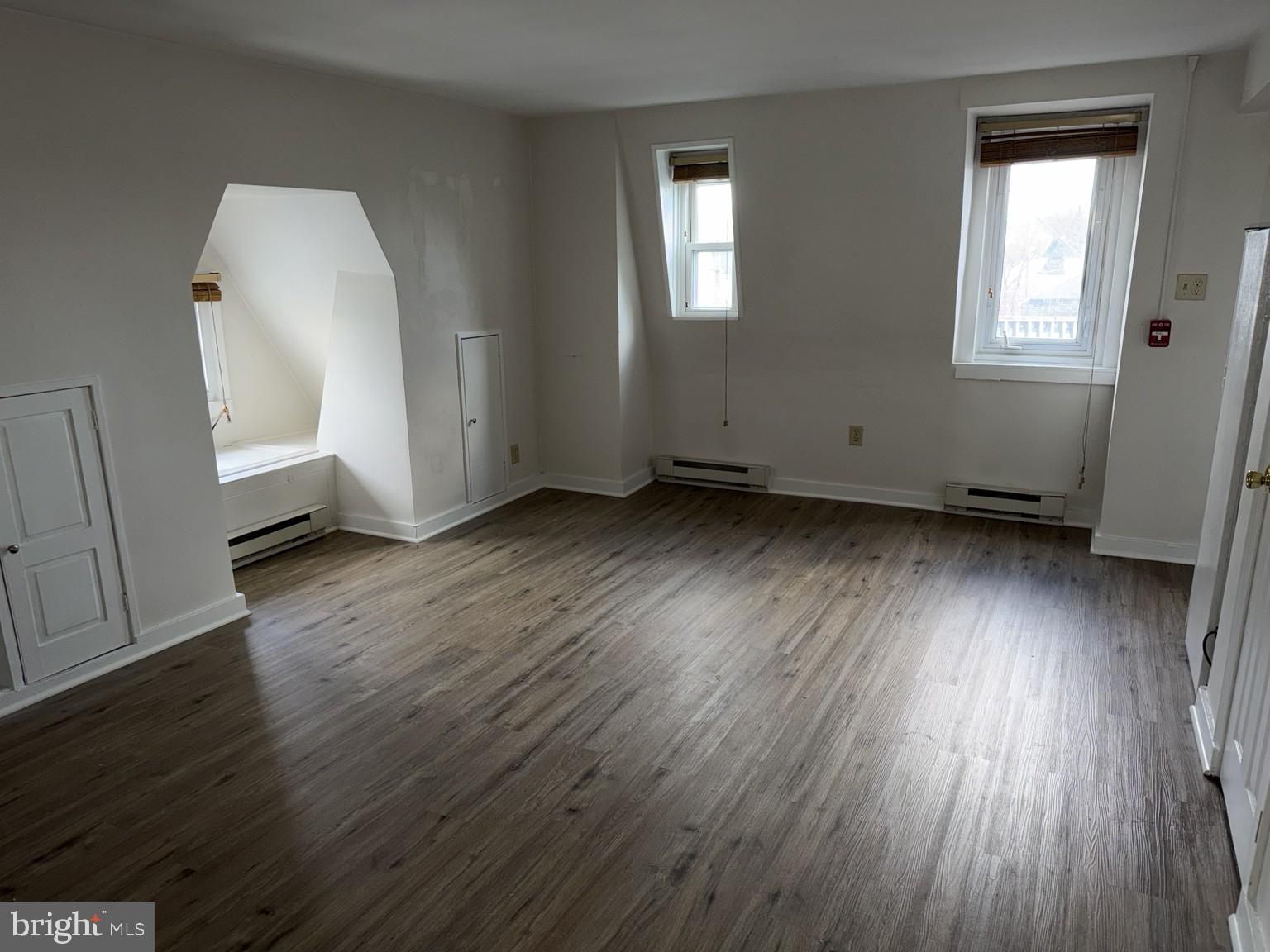 COLLEGE HILL - Commercial Sale