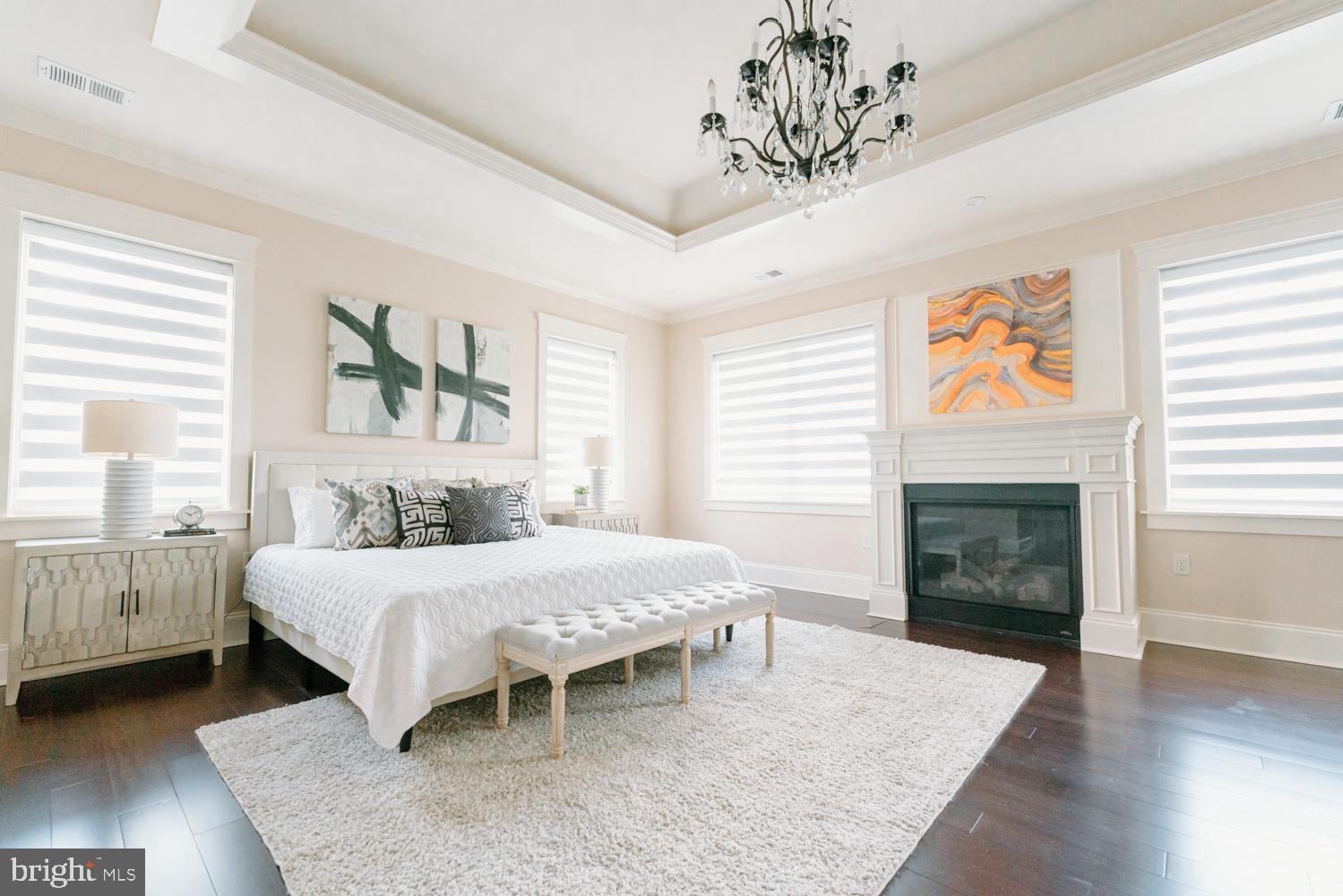 VIENNA WOODS - Residential