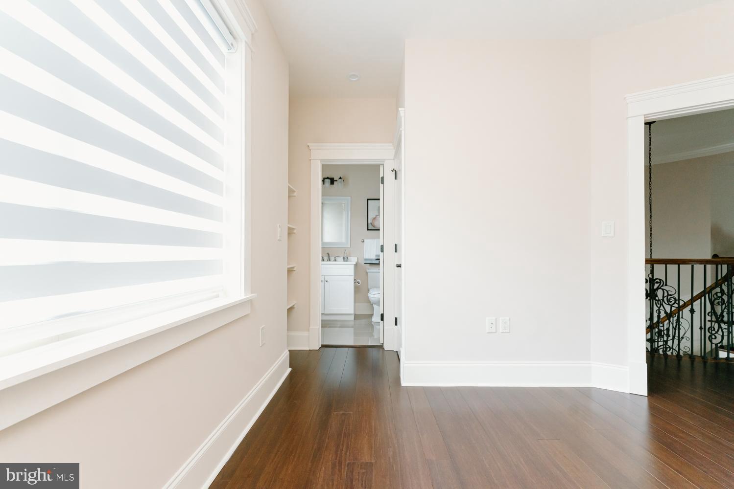 VIENNA WOODS - Residential