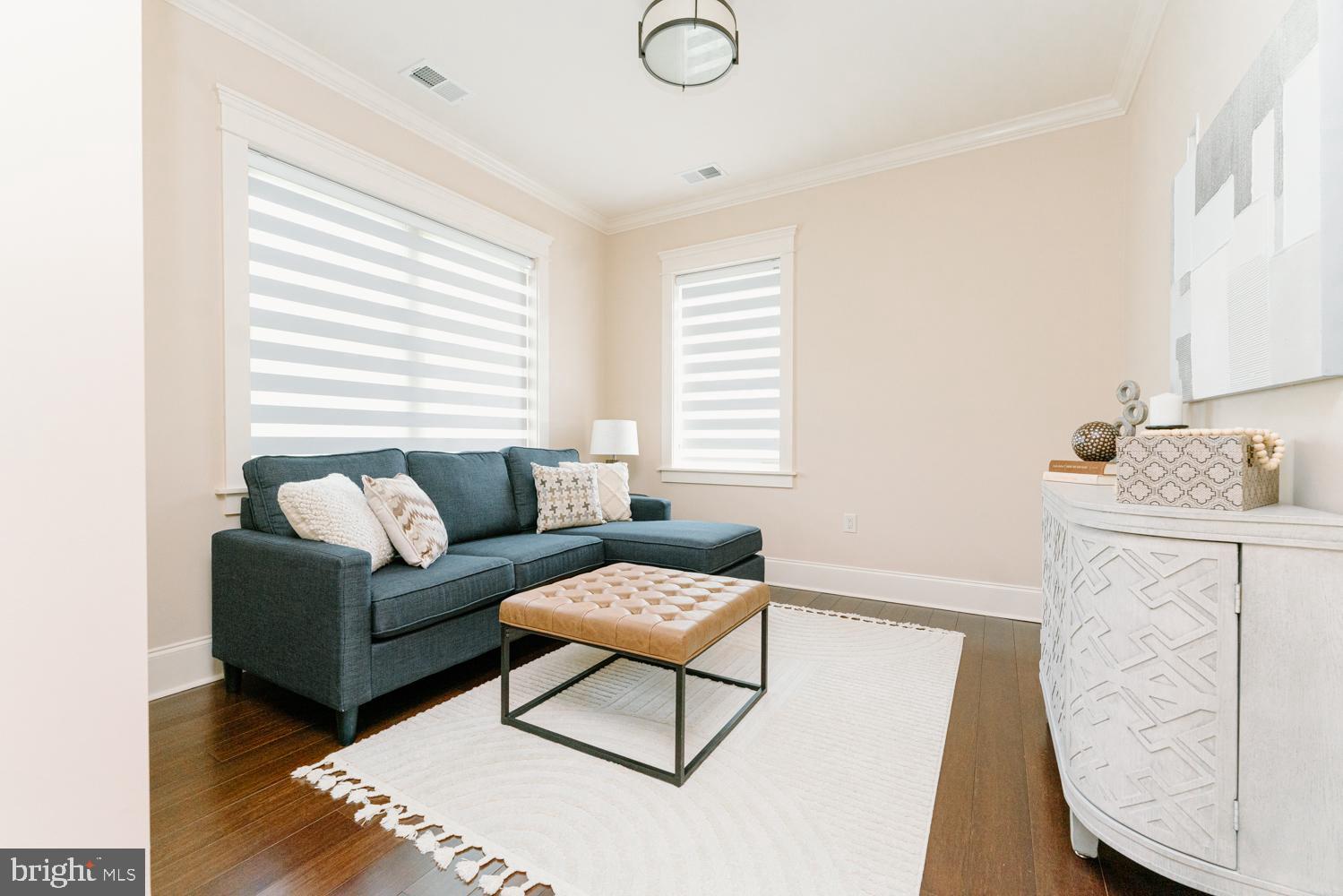 VIENNA WOODS - Residential