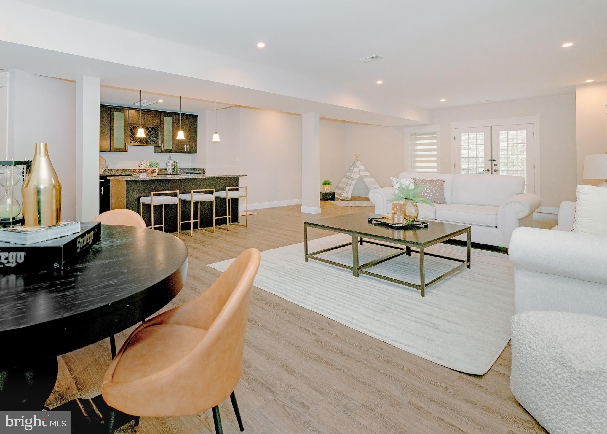 VIENNA WOODS - Residential