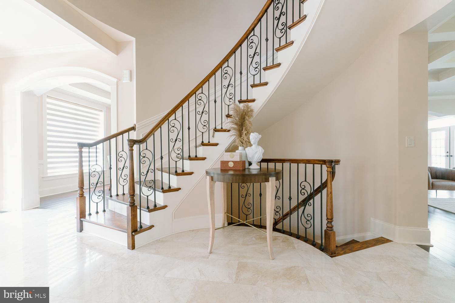 VIENNA WOODS - Residential