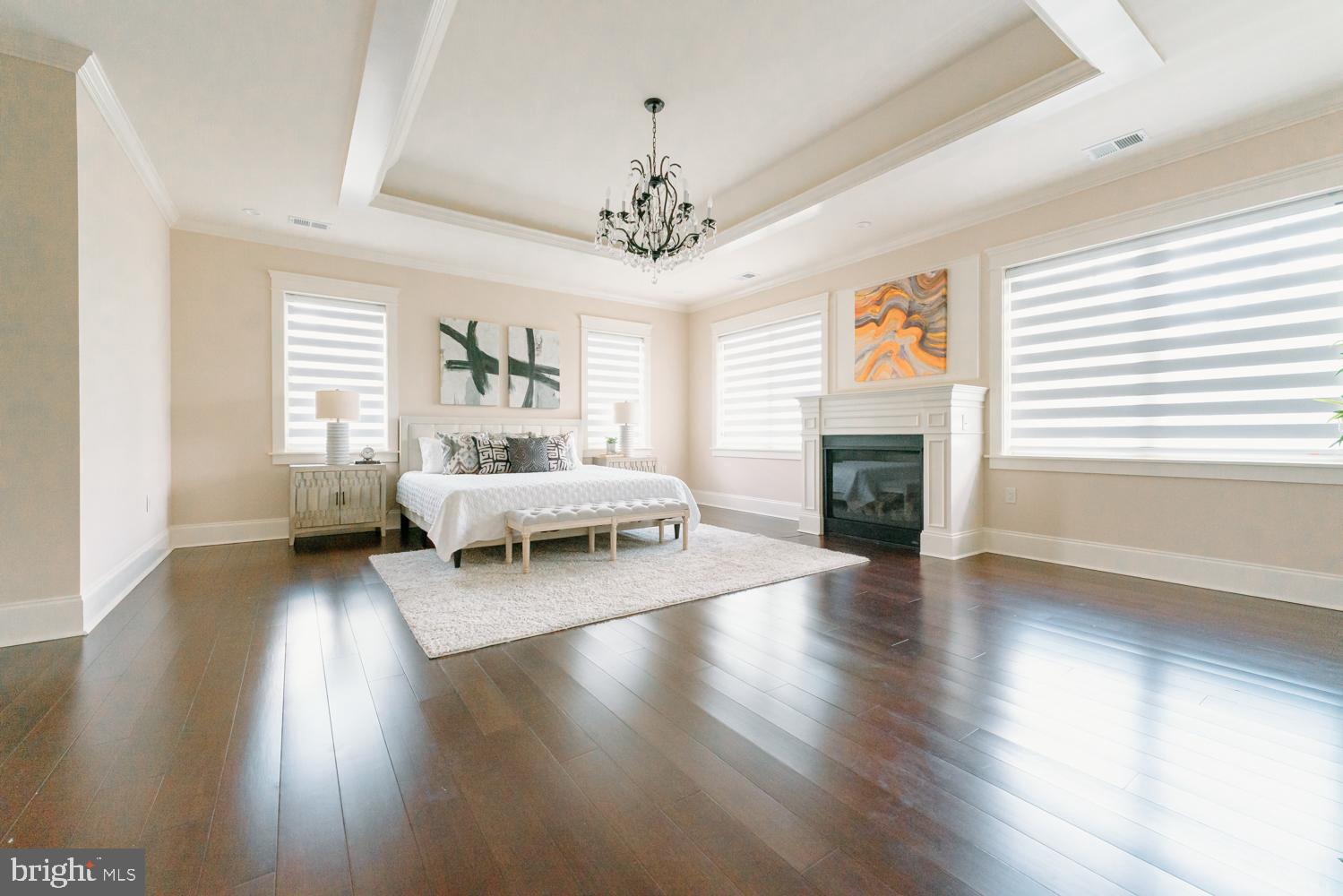 VIENNA WOODS - Residential