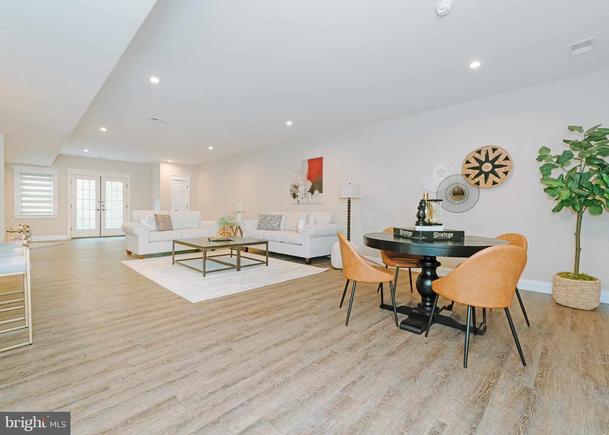 VIENNA WOODS - Residential