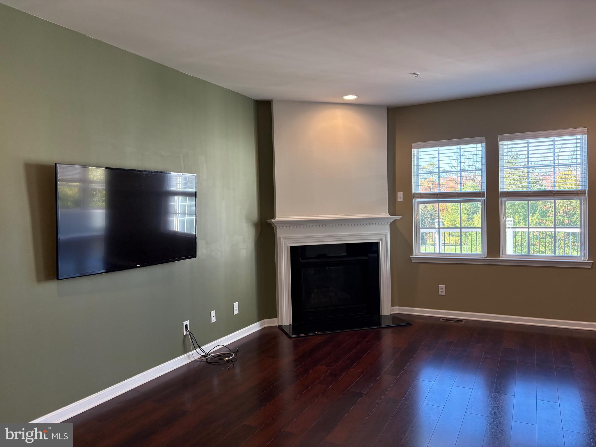 APPLECROSS - Residential Lease