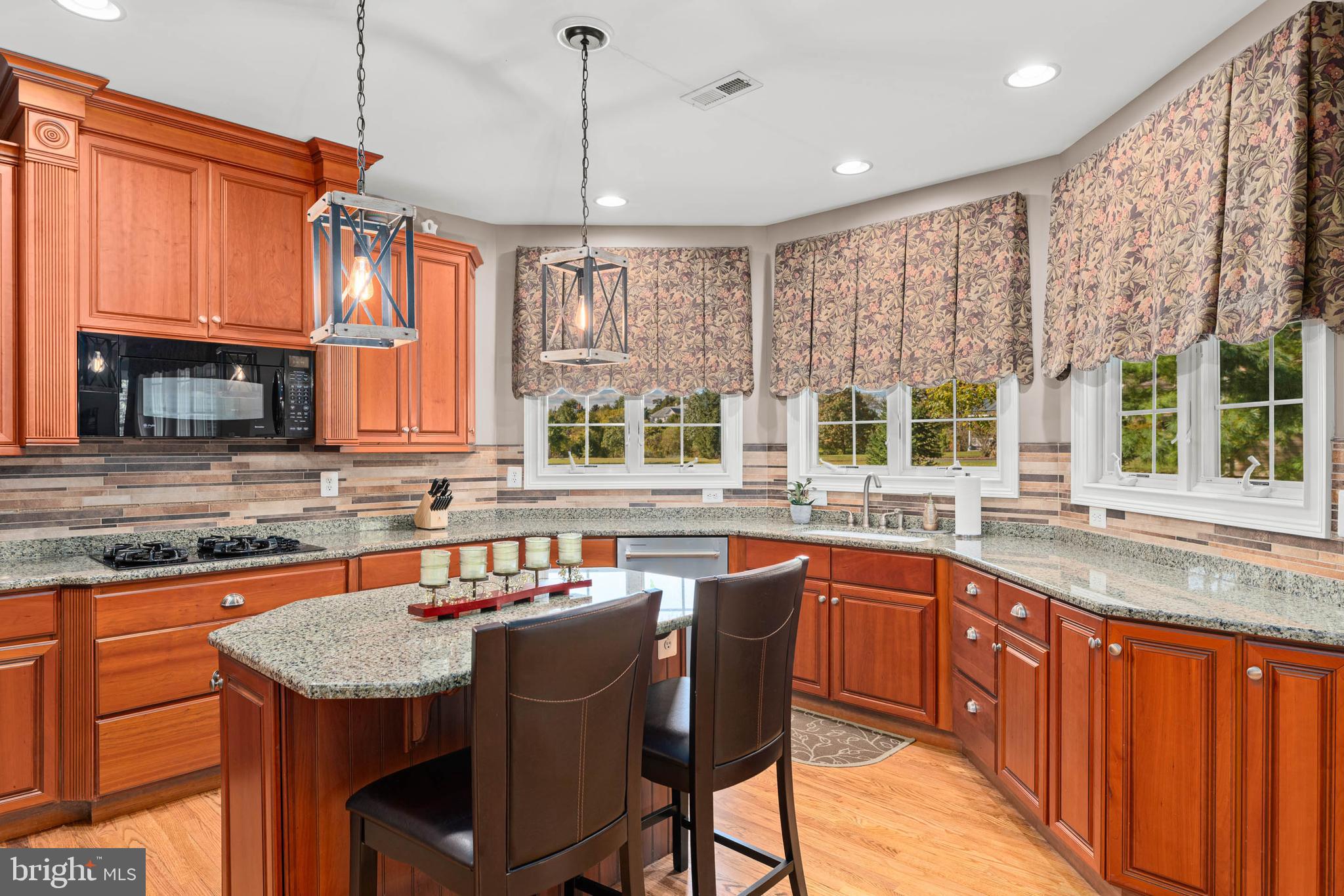 CHERRY CREEK - Residential