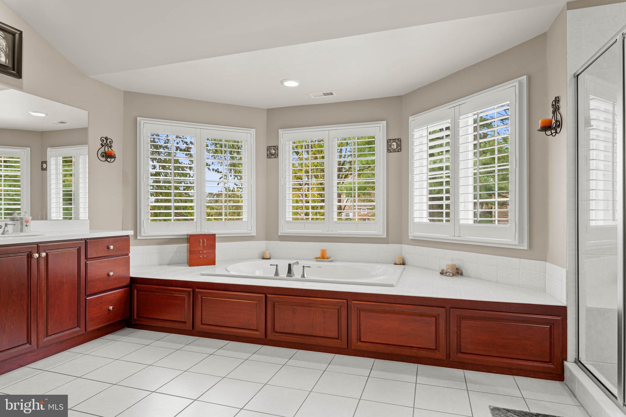 CHERRY CREEK - Residential