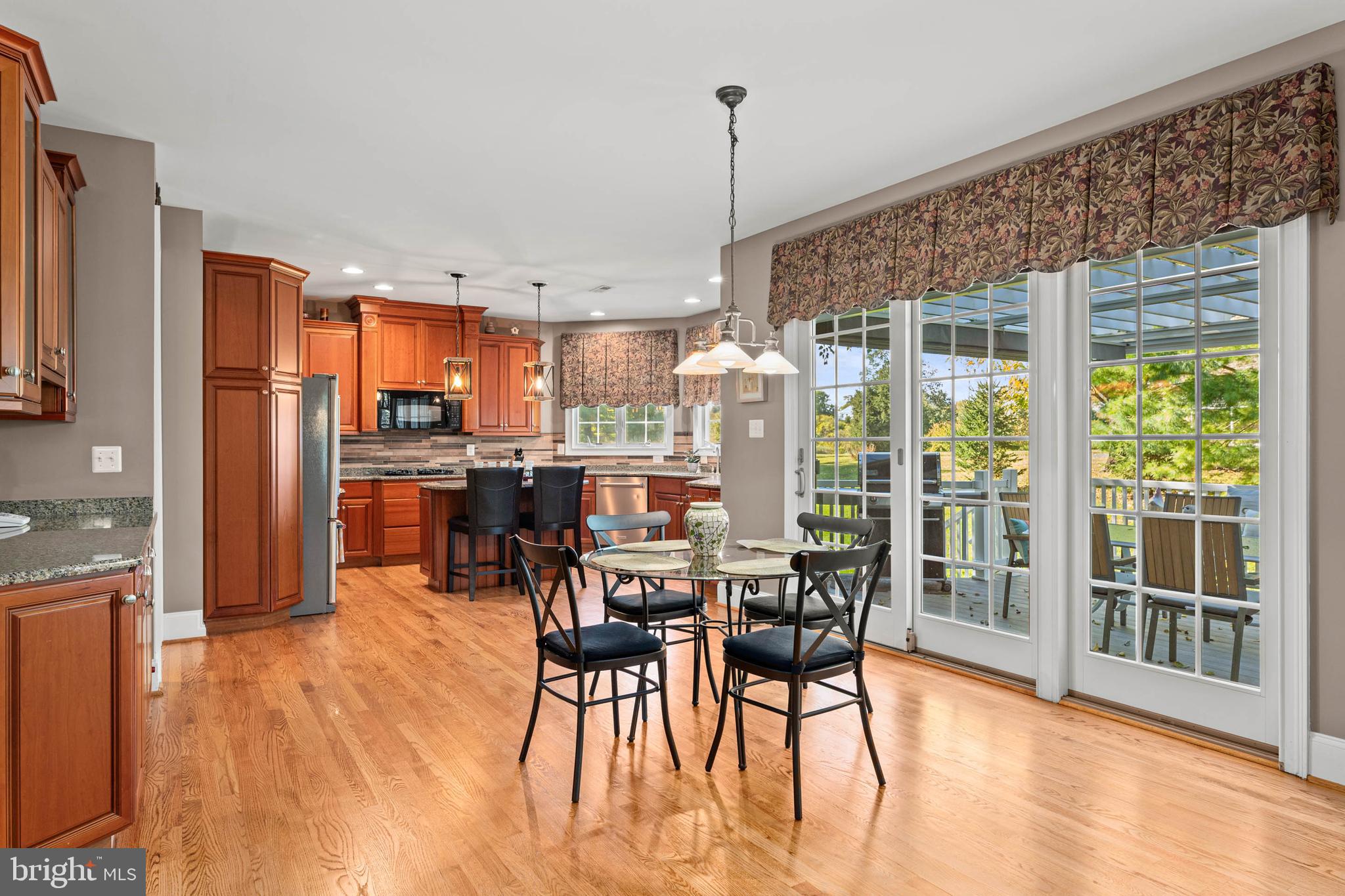 CHERRY CREEK - Residential