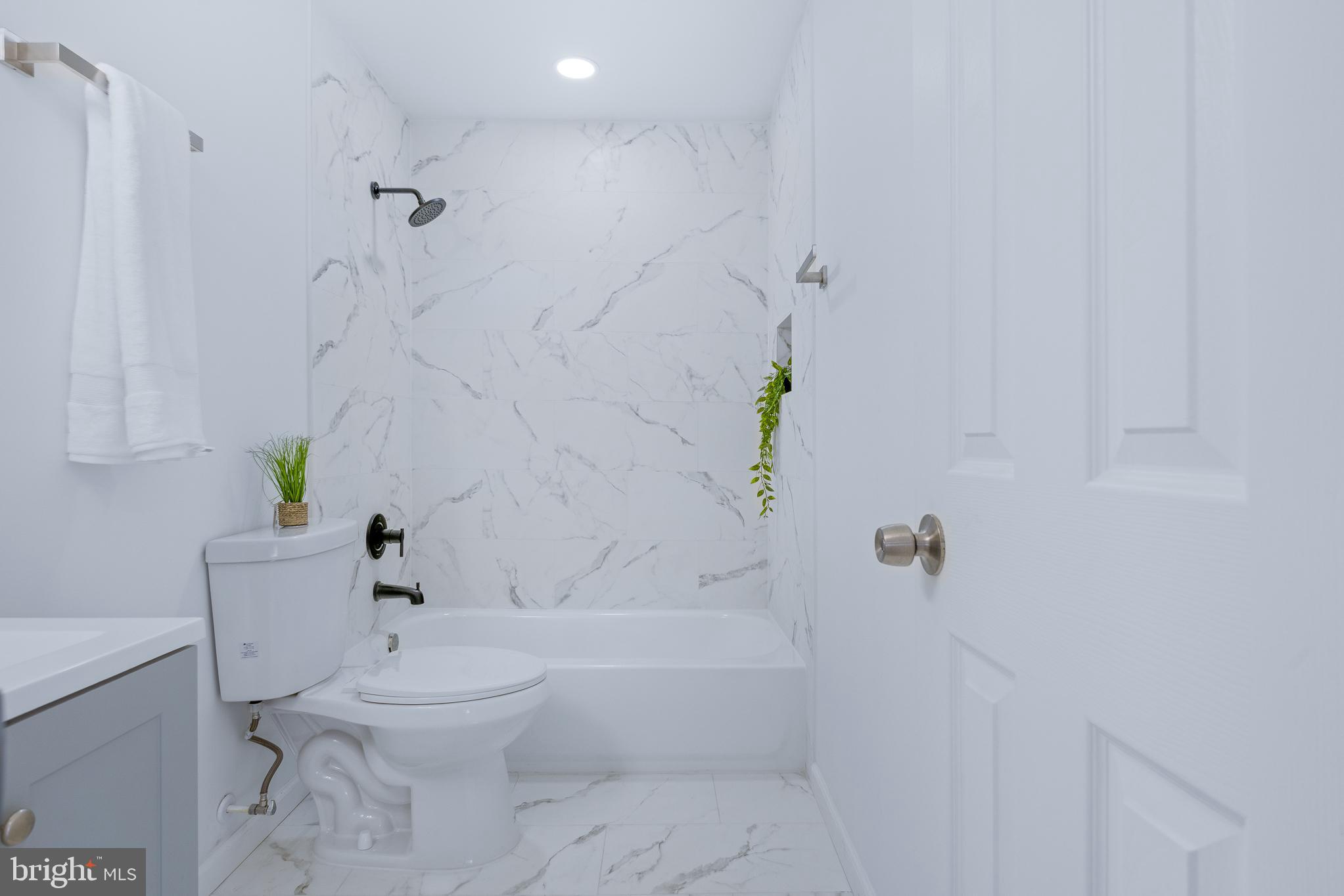 COLUMBIA HIGHLANDS - Residential